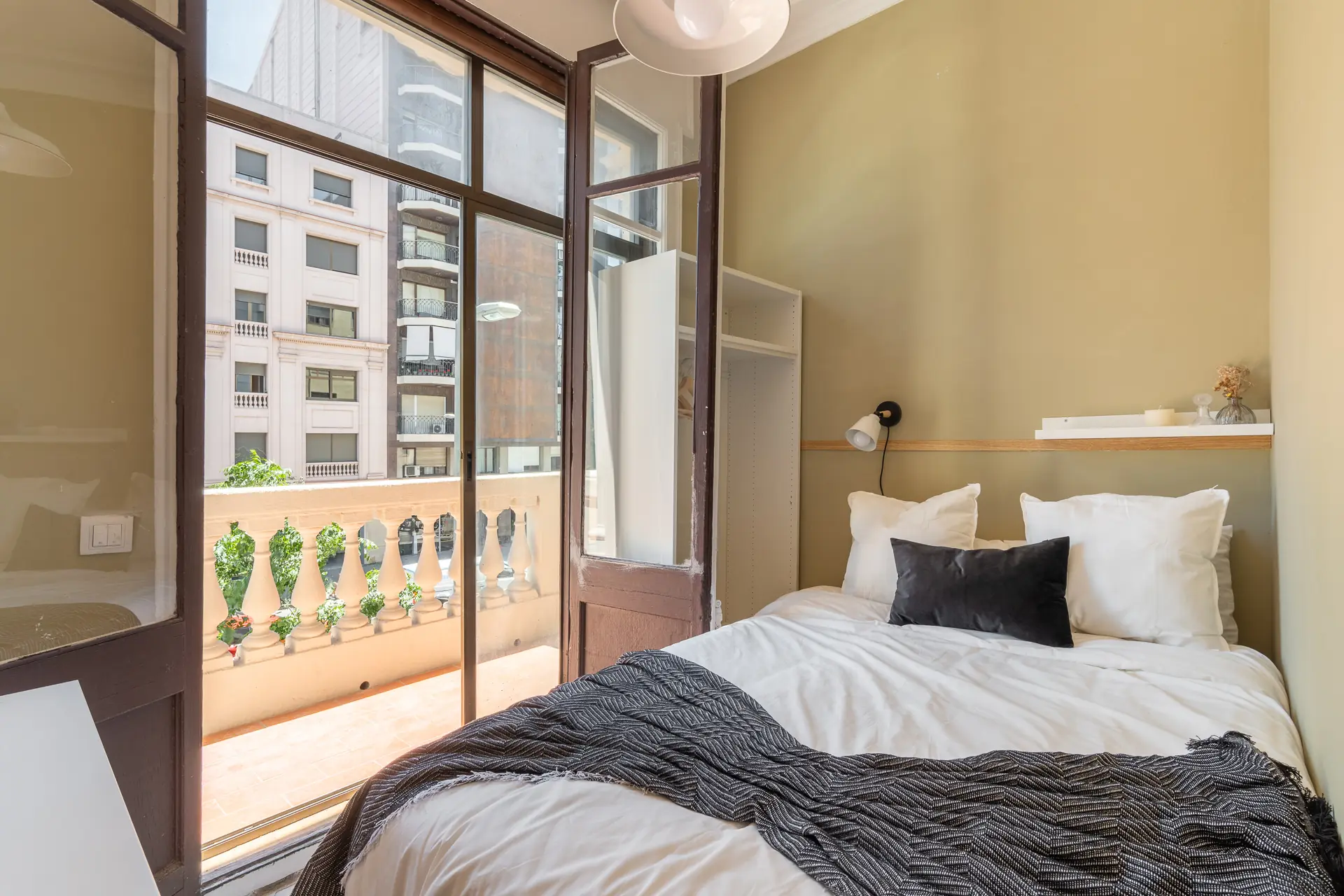 Private room in Barcelona photo 2